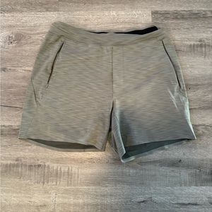 Lululemon balancer short size m